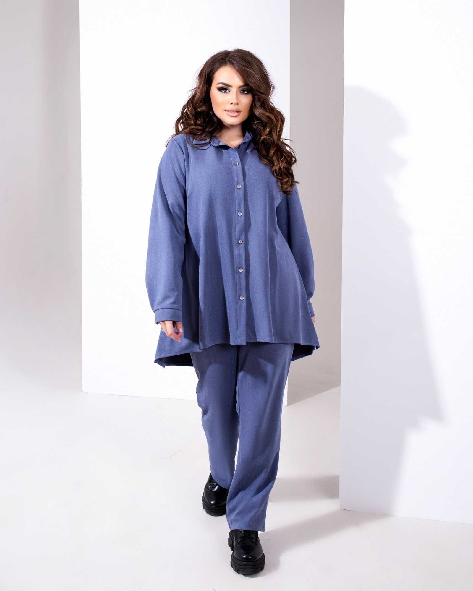 

Костюм брючный женский большого размера So StyleM замшевый - Джинсовый 1420-3, Костюм брючный женский большого размера So StyleM замшевый 56-58 Джинсовый 1420-3