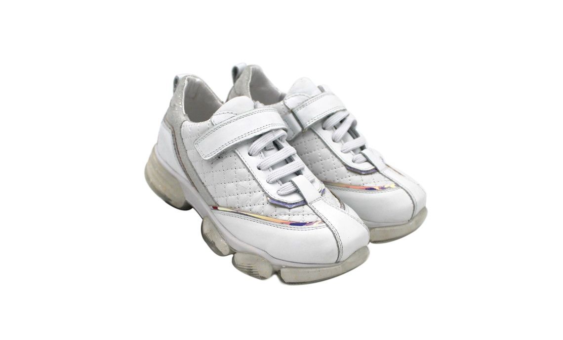 

Кроссовки Sandalik 32(р) белого цвета с прозрачной подошвой (07173-890)