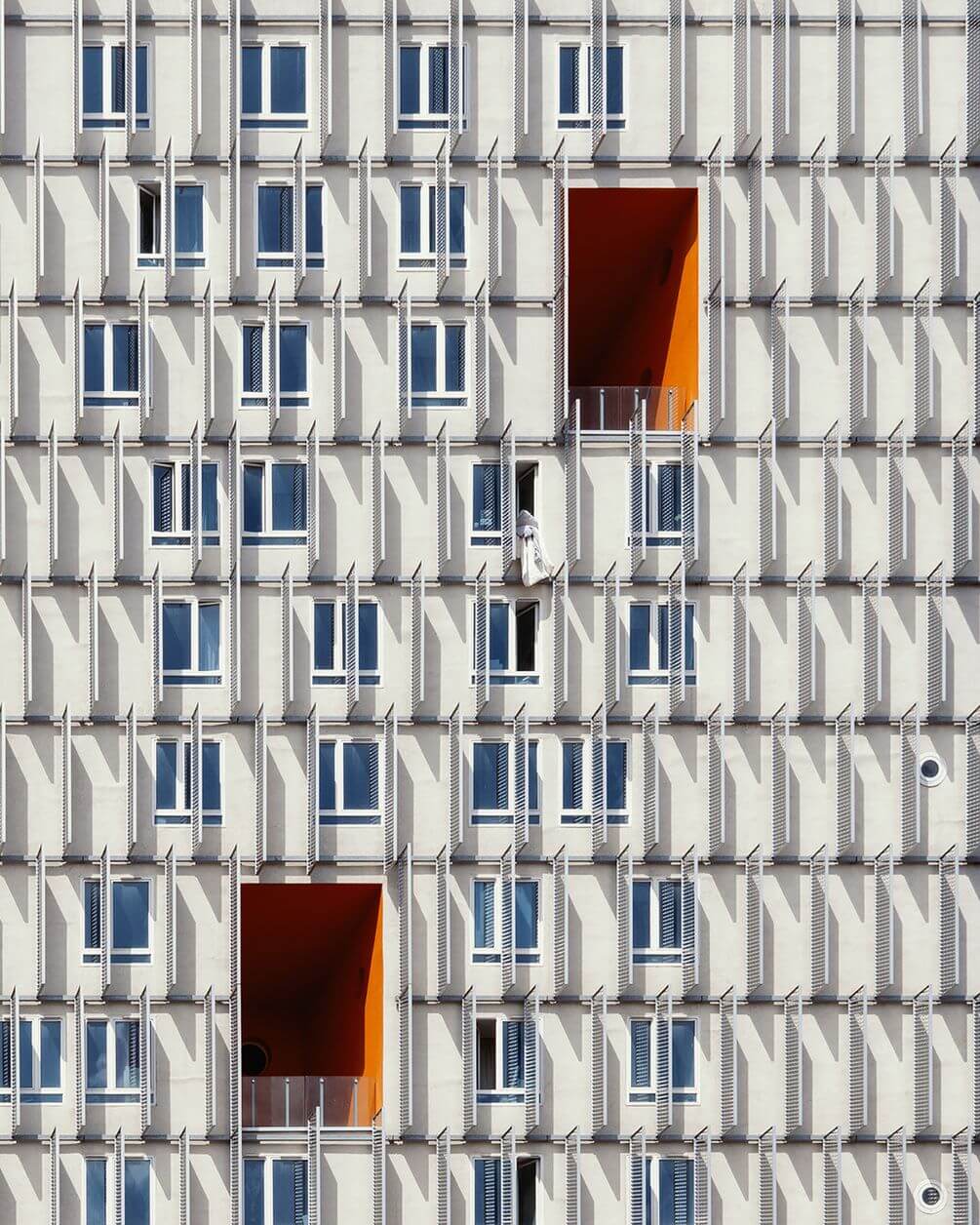 

Фотообои Арт-Обои Стена здания №nus_10180 Нить