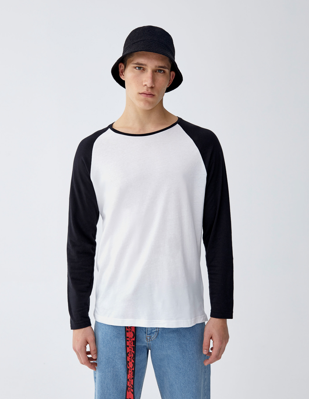 

Футболка д/р PULL & BEAR М0116262 (5230/501/800) цвет белый-черный, Футболка д/р PULL & BEAR М0116262 (5230/501/800) цвет белый-черный M