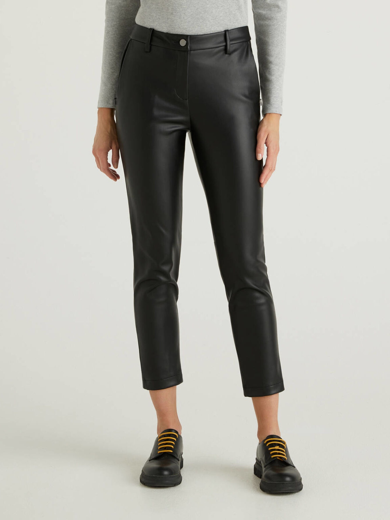 

Брюки United Colors of Benetton 4IVR557I5-100, Брюки United Colors of Benetton 4IVR557I5-100 40
