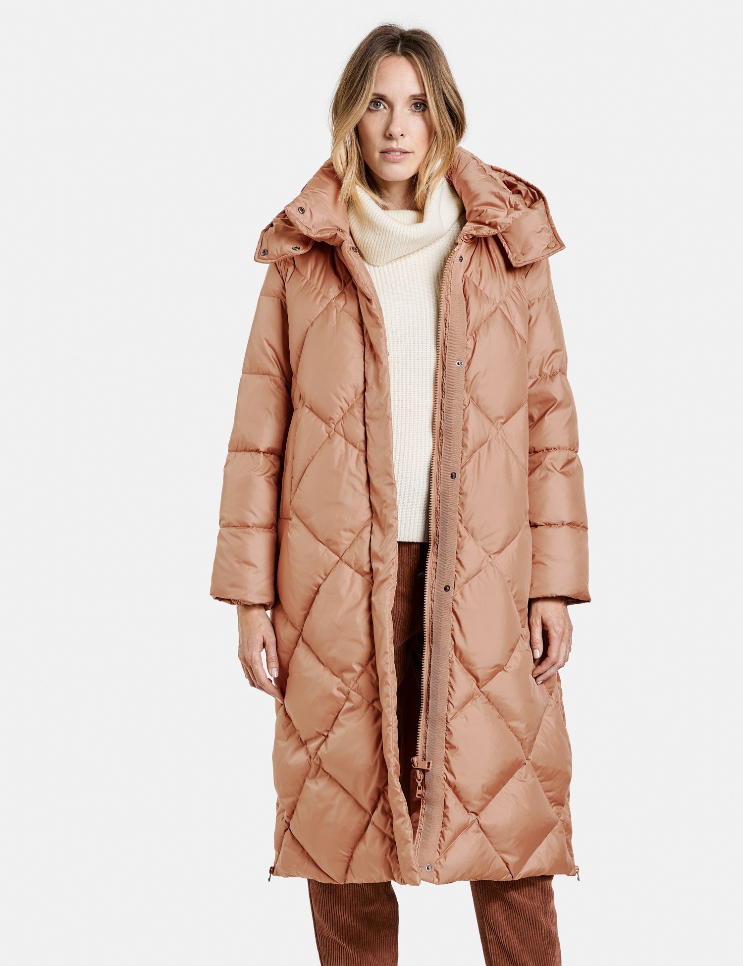 

Пуховик Gerry Weber 38 Персиковый 650012.31127