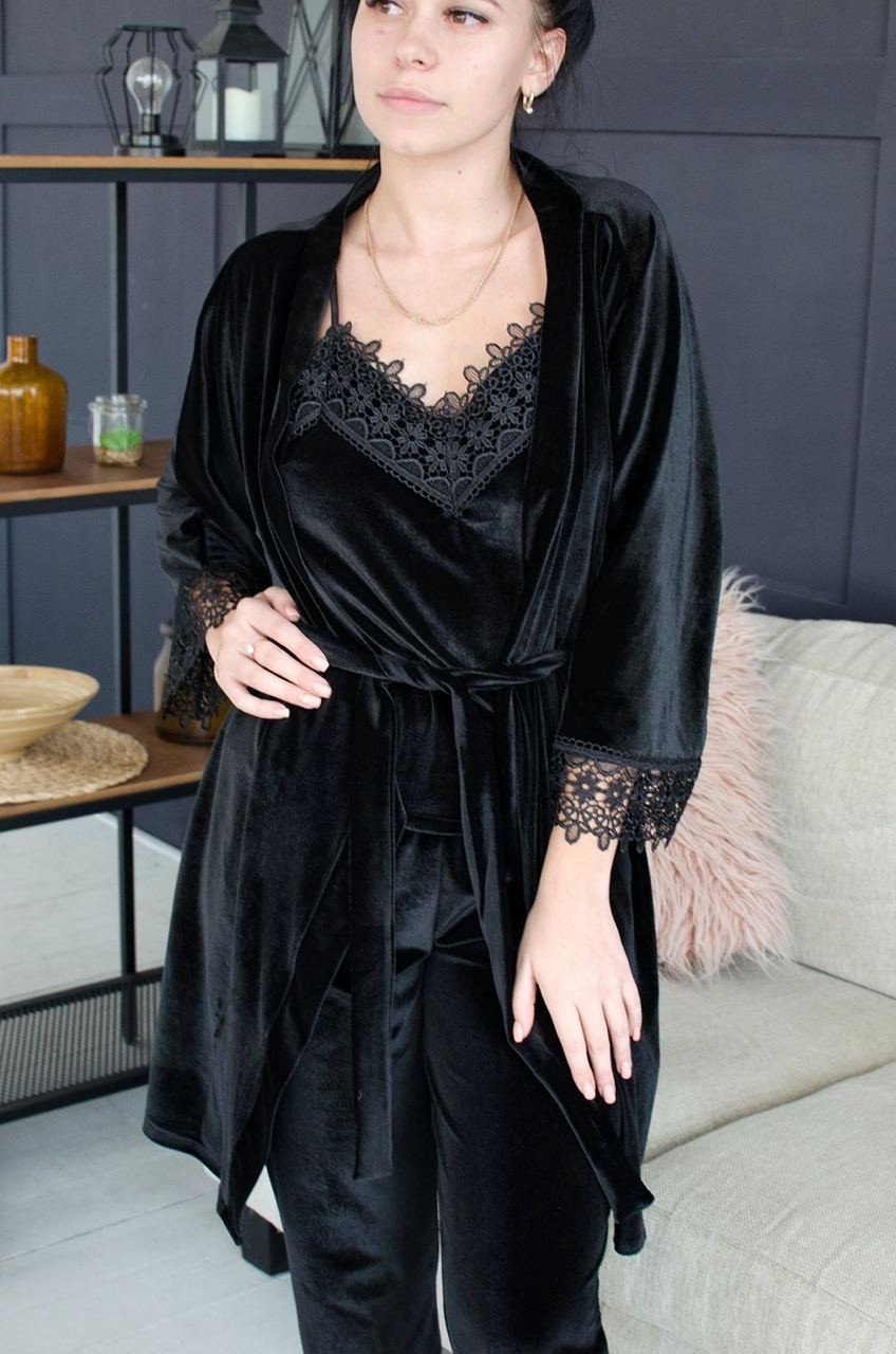 

Бархатная пижама Christel - цвет черный,  (халат, майка, шорты, штаны, Бархатная пижама Christel - цвет черный, L (халат, майка, шорты, штаны)