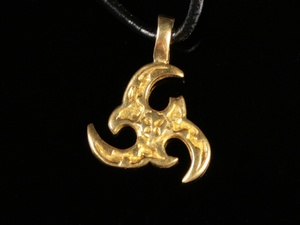 

Амулет кулон Двинга - сила Движения Semantic Jewelry 2.5 x 2.5 x 0.5 см