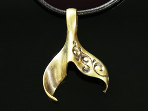 

Амулет кулон Хвост Кита - сила Метода Semantic Jewelry 2.5 x 2.5 x 0.5 см