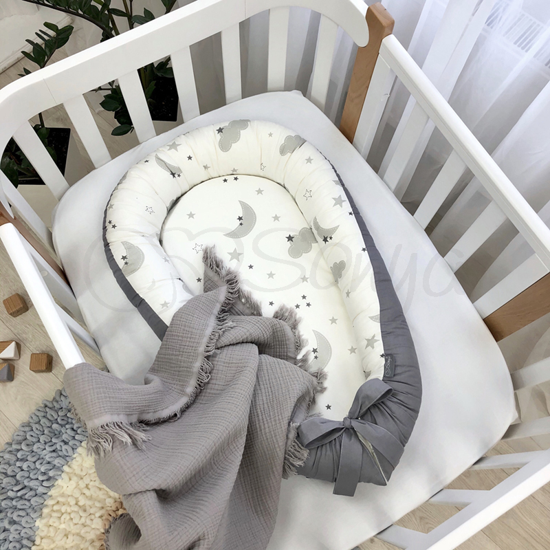

Кокон позиционер для новорожденных 90х65 см Baby Design Облака серые с месяцем