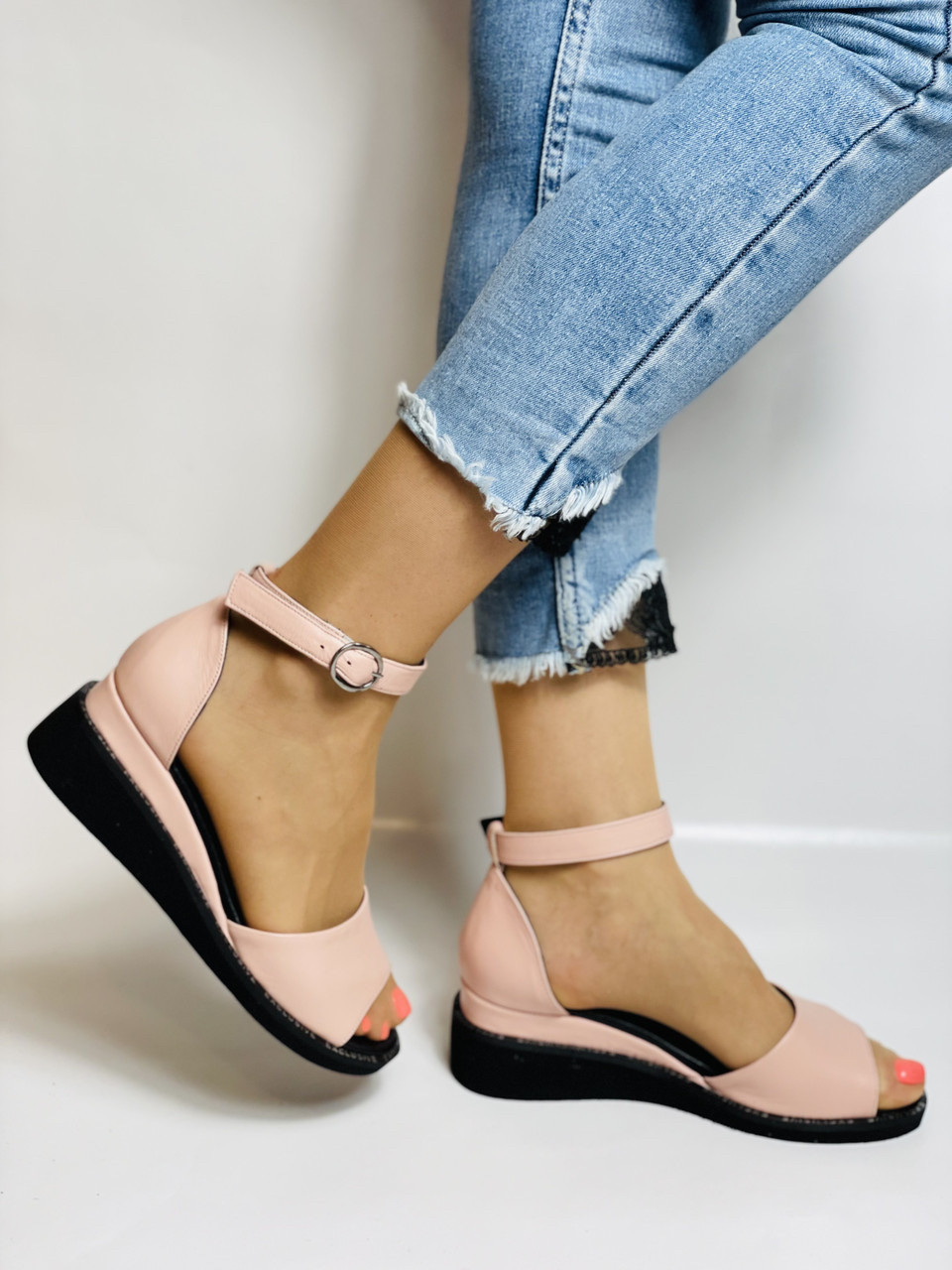 

Женские босоножки Evromoda 38 Пудровый 2579