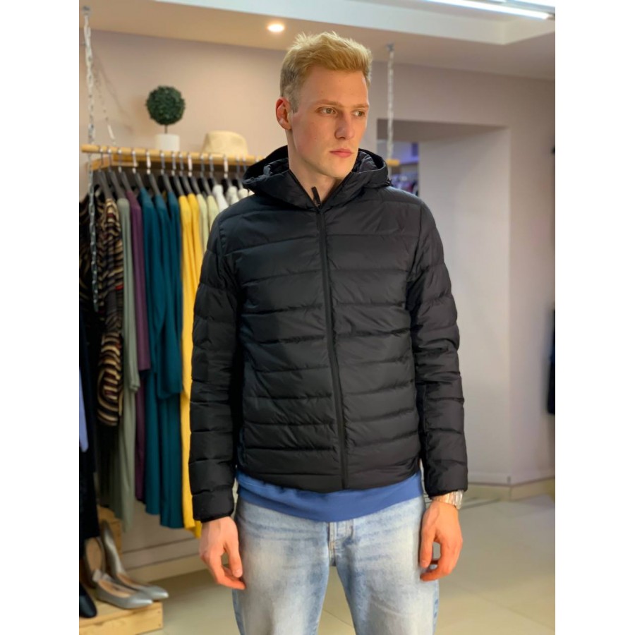 

Куртка Uniqlo на пуху с капюшоном XL черная 5103