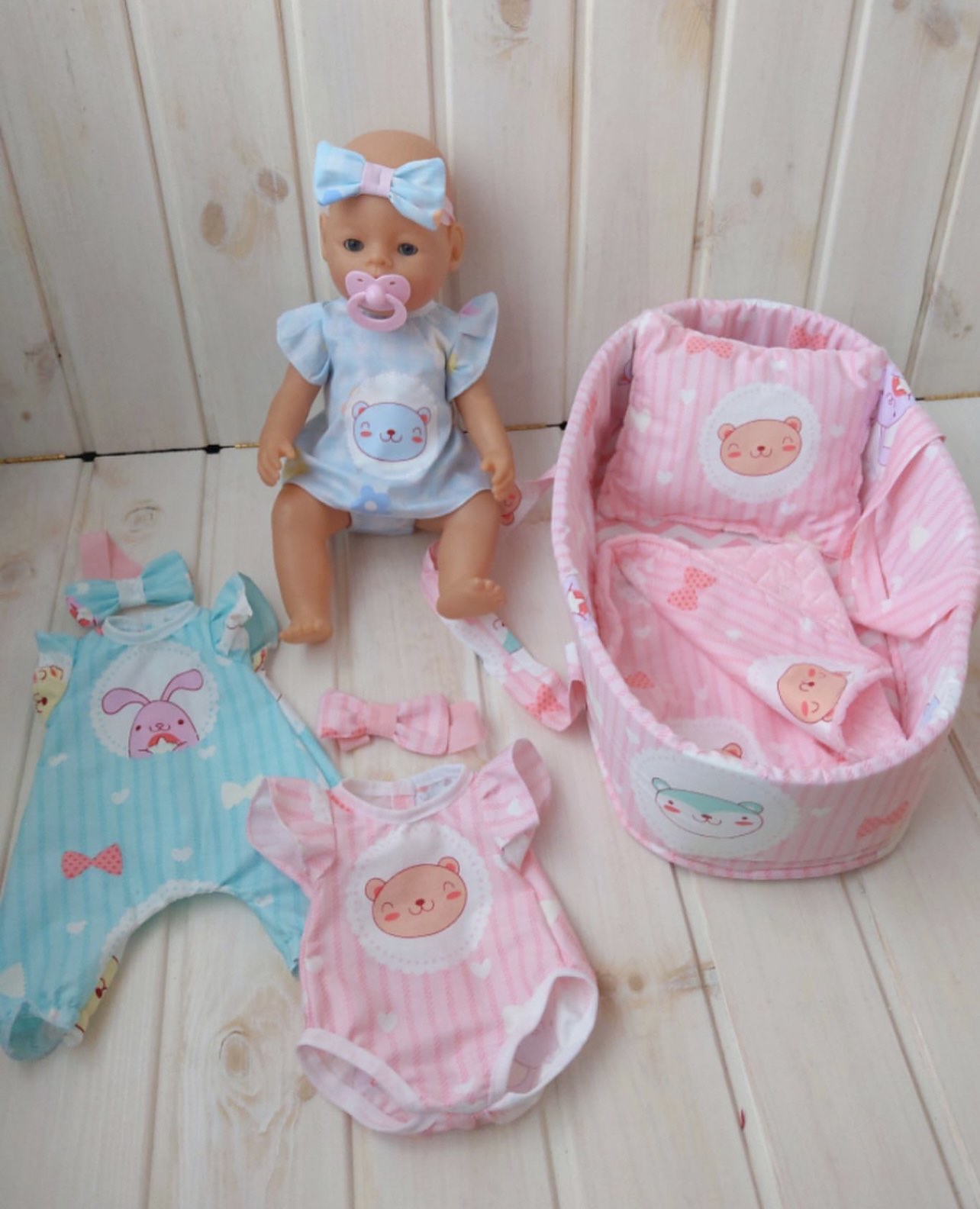 

Сумка-переноска (кокон, люлька) с постелью и одеждой для куклы Baby Born Toys Ручная работа (9529687401)