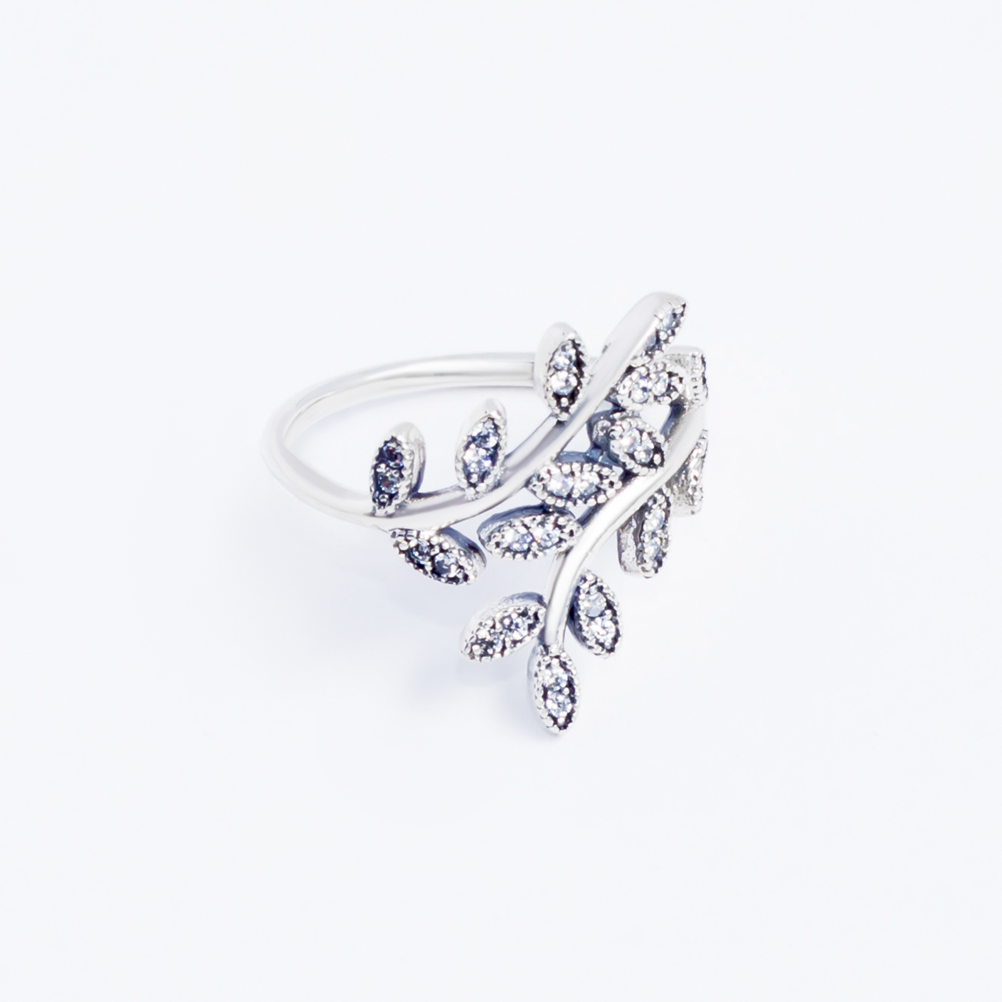 

Каблучка TOP Silver розмір 17,0 2,07 г