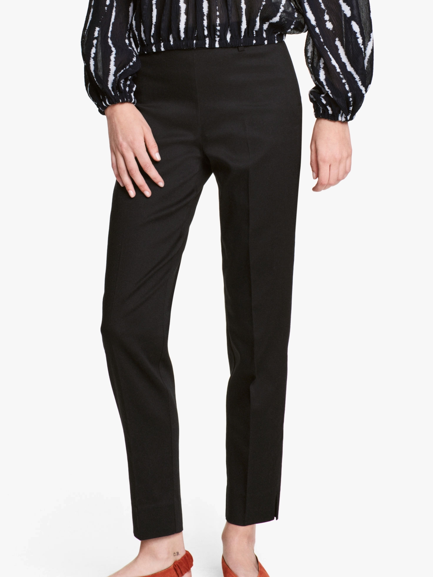 

Брюки H&M XAZ160454PDVW  Черные, Брюки H&M XAZ160454PDVW 36 Черные