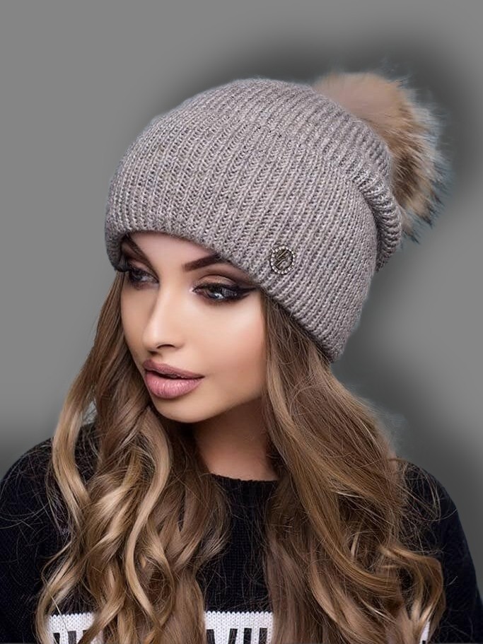

Теплая шапка с помпоном из песца Flirt Прима 54-57 см бежевая
