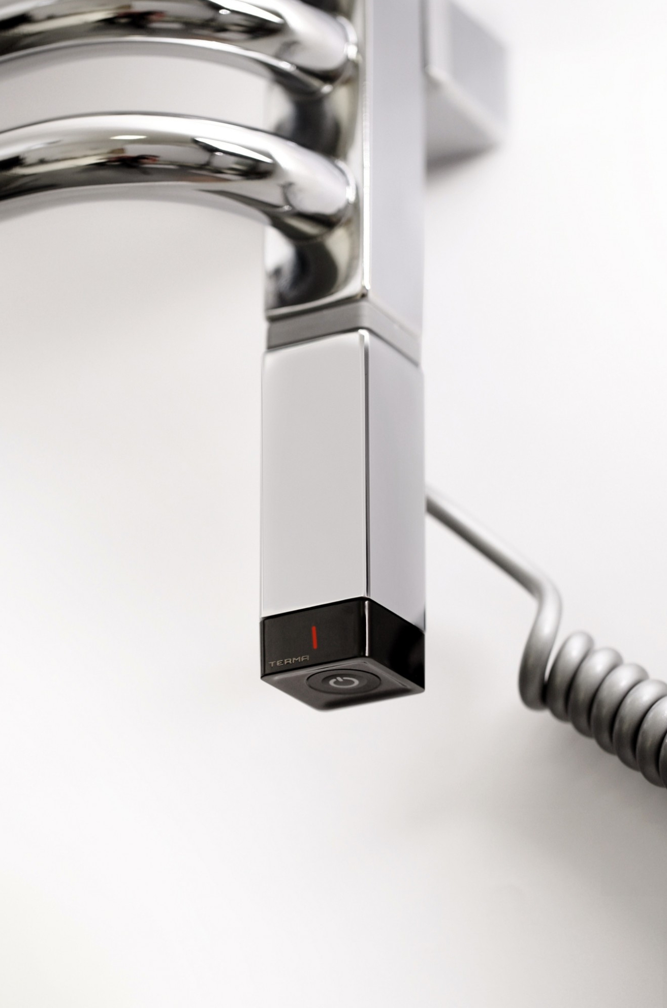 

ТЭН у полотенцесушитель Terma ONE 30x30 с регулятором, хром (chrome) 400 Вт
