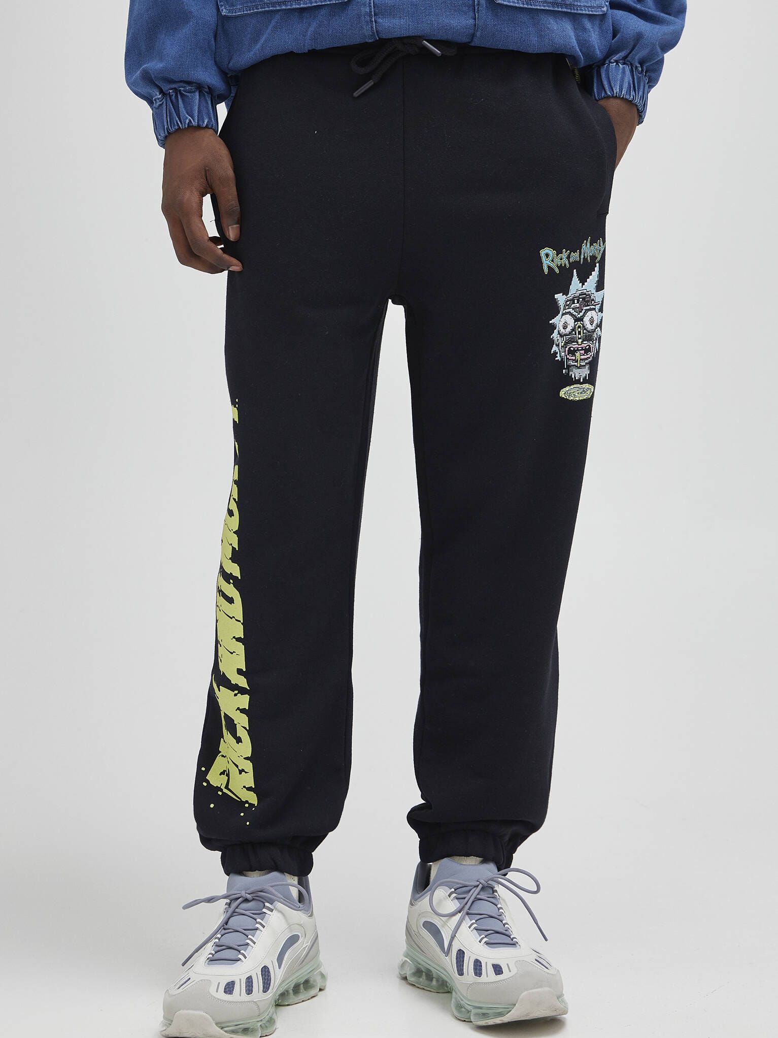 

Спортивные штаны Pull & Bear 4676/511/800  Черные, Спортивные штаны Pull & Bear 4676/511/800 XS Черные