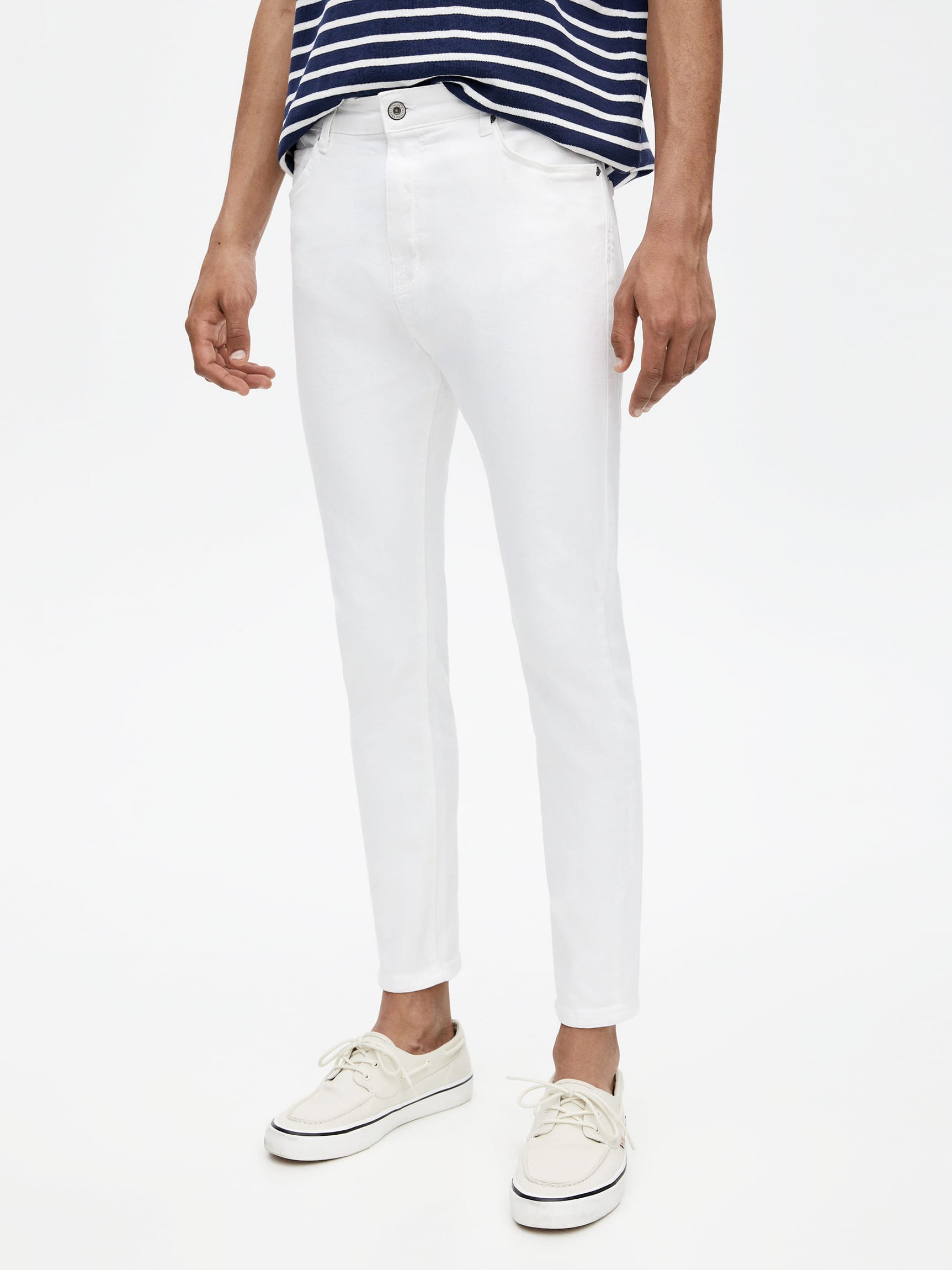 

Джинсы Pull & Bear 5683/566/250  Белые, Джинсы Pull & Bear 5683/566/250 44 Белые