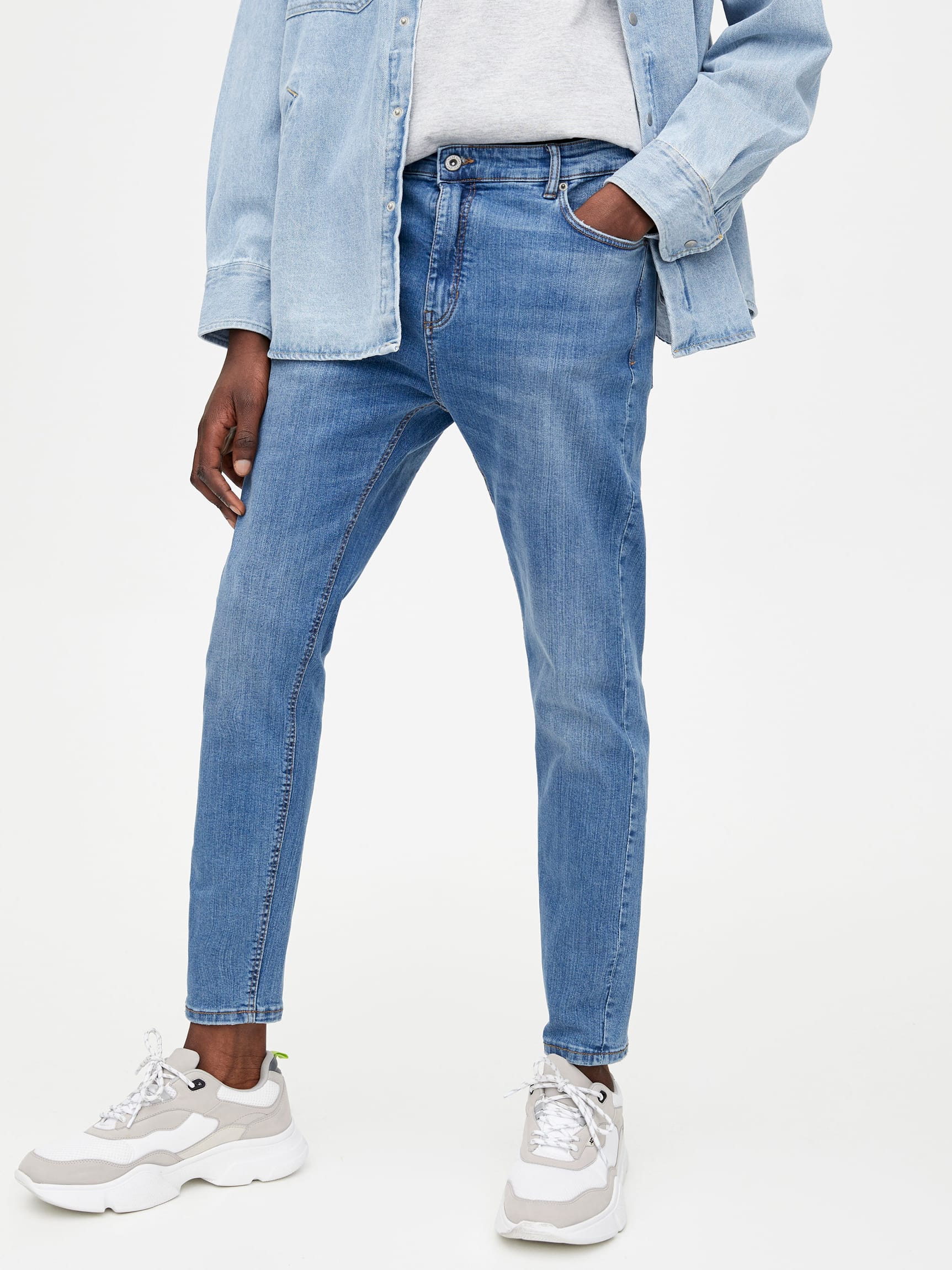 

Джинсы Pull & Bear 5683/566/427  Голубые джинс, Джинсы Pull & Bear 5683/566/427 44 Голубые джинс