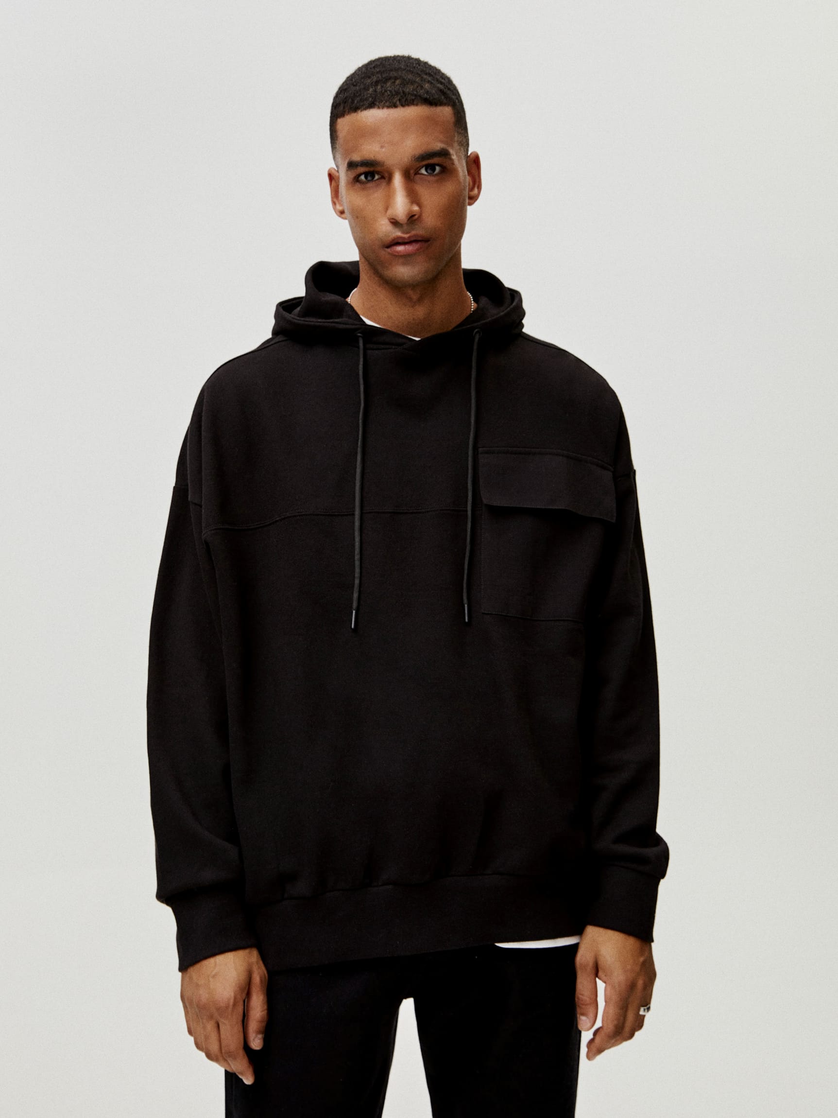 

Худи Pull & Bear 9596/508/800 XL Черное