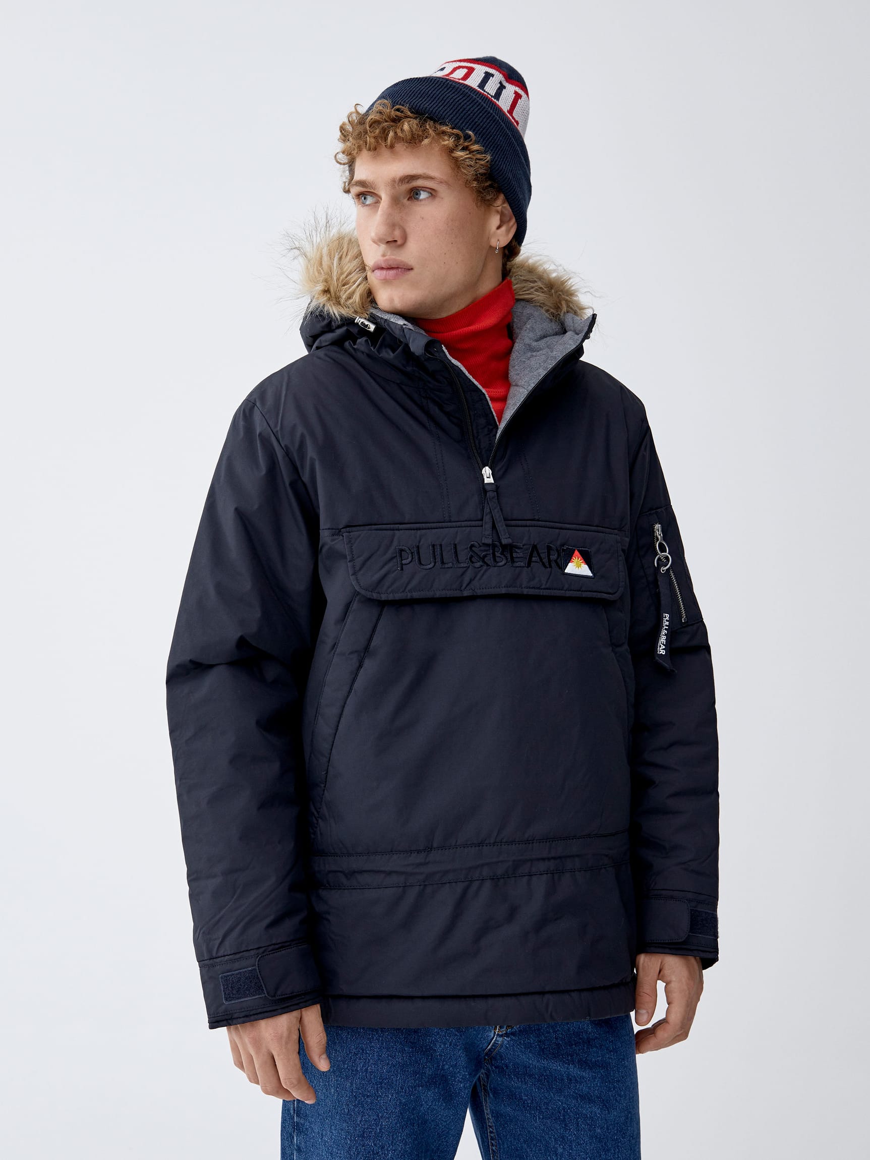 

Анорак Pull & Bear 9712/560/401 L Черный