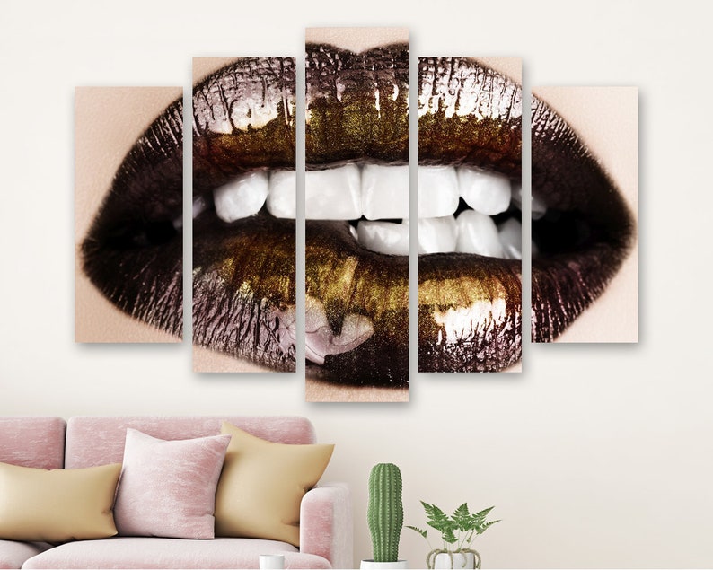 

Модульная картина на холсте из пяти частей Тёмные глянцевые губы 112x68 см