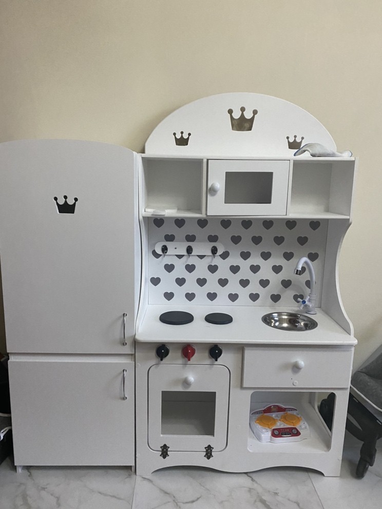 

Детская игровая кухня с холодильником серые сердца