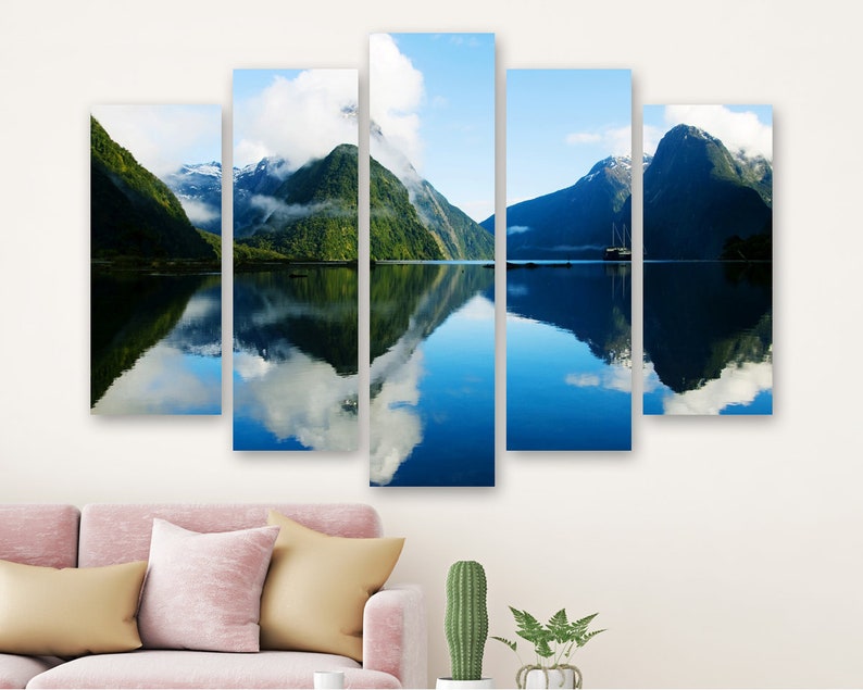 

Модульная картина на холсте из пяти частей Озеро Милфорд в Новой Зеландии 187x119 см