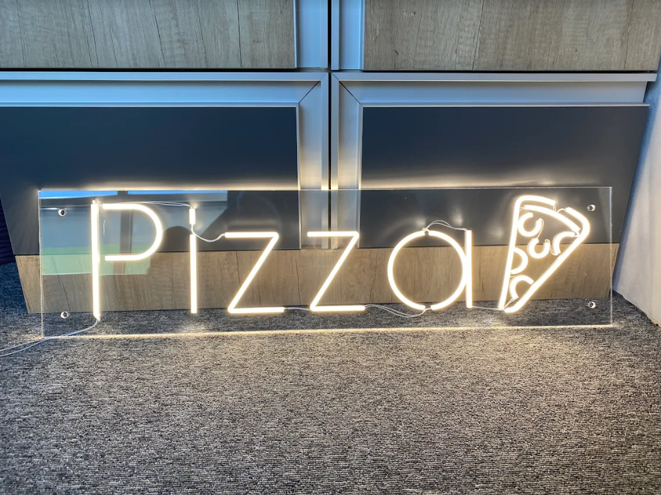 

Неоновая надпись Pizza вывеска логотип на акриловой основе Manific Decor