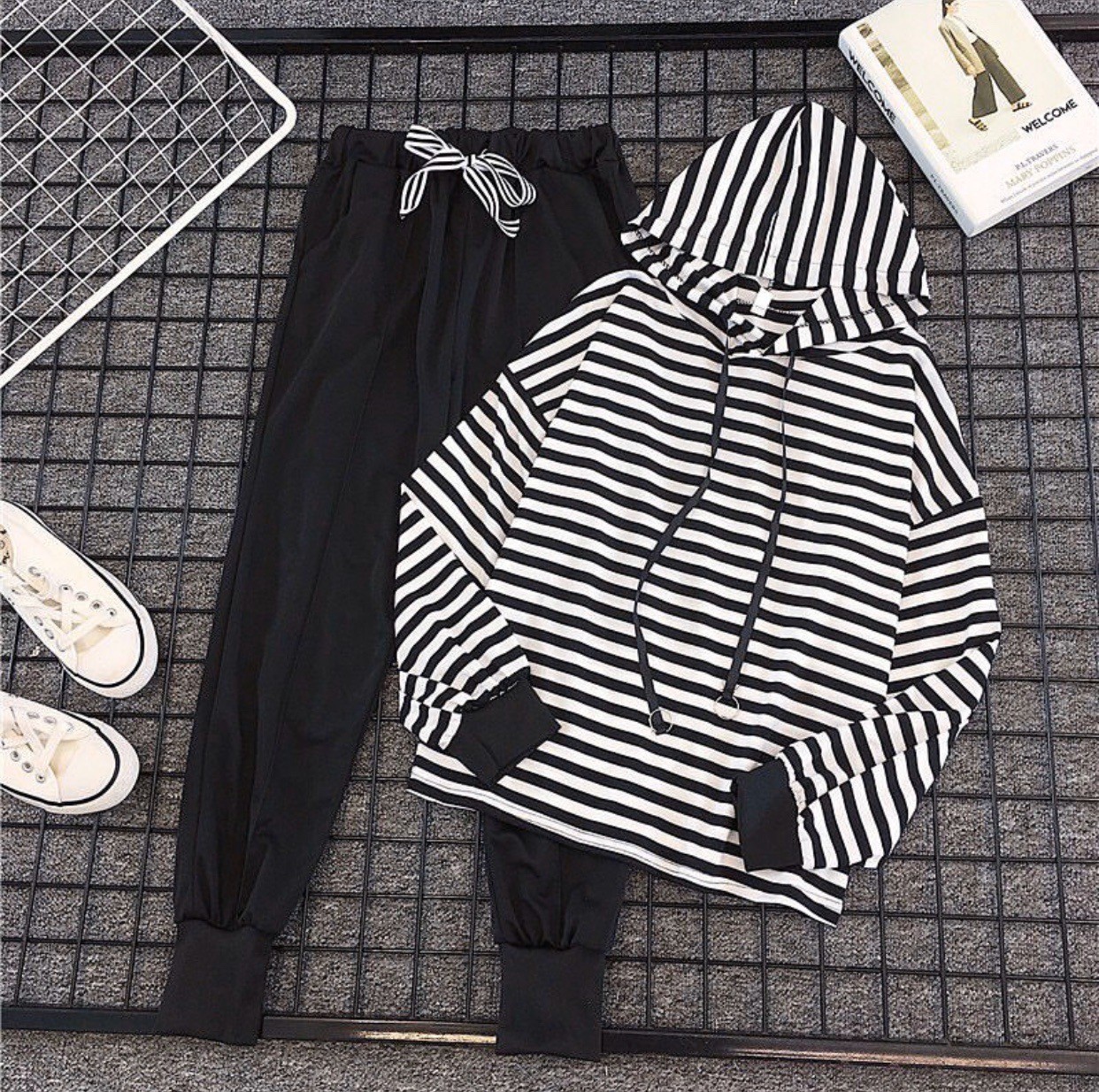 

Женский костюм LD black and white strips черно-белый SM 32824244