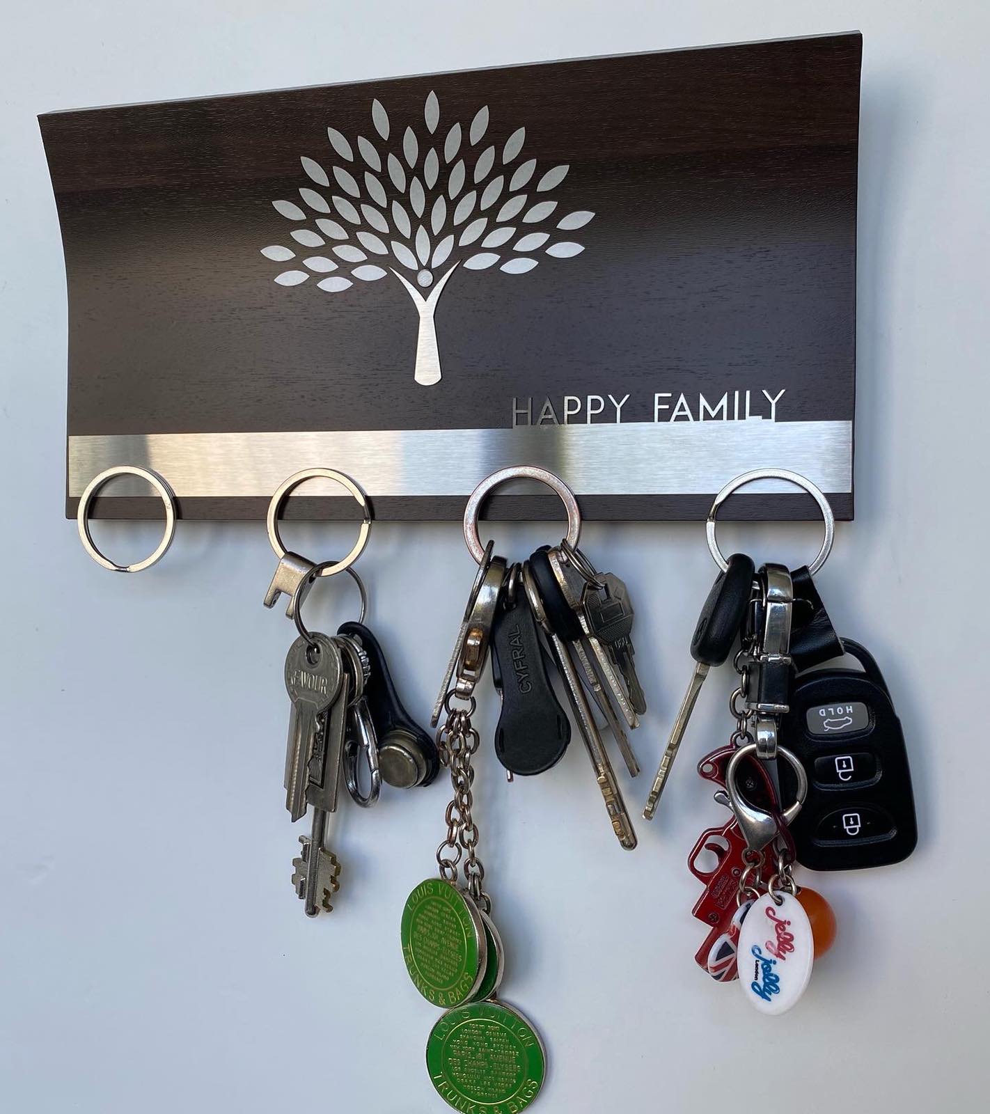 

Ключница Sherwood Happy family с полосой и деревом на 4 магнита (10)