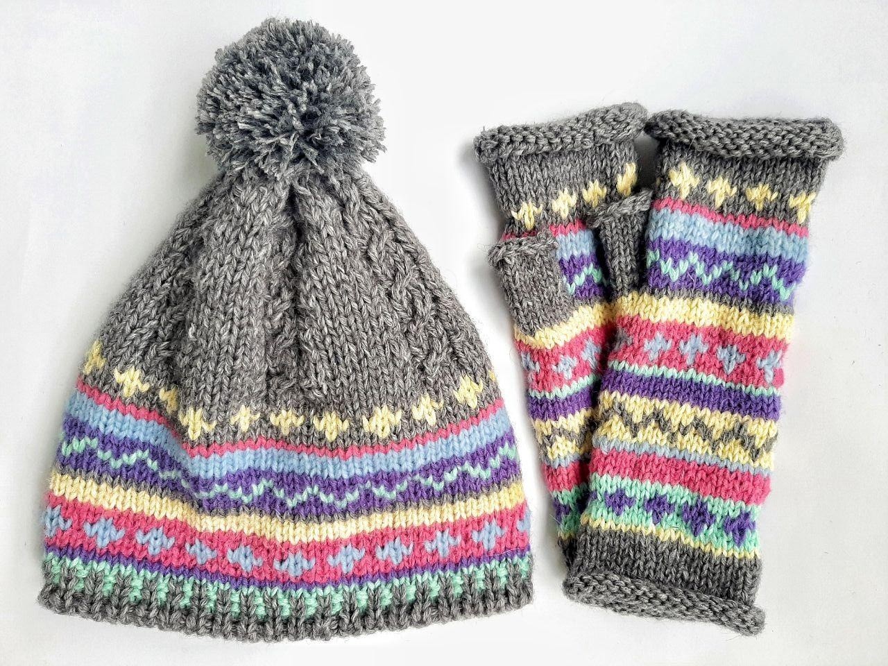 

Комплект молодежный шапочка и варежки (митенки) Kristiе PureWool Светло-серый SC1406HPК-NVM