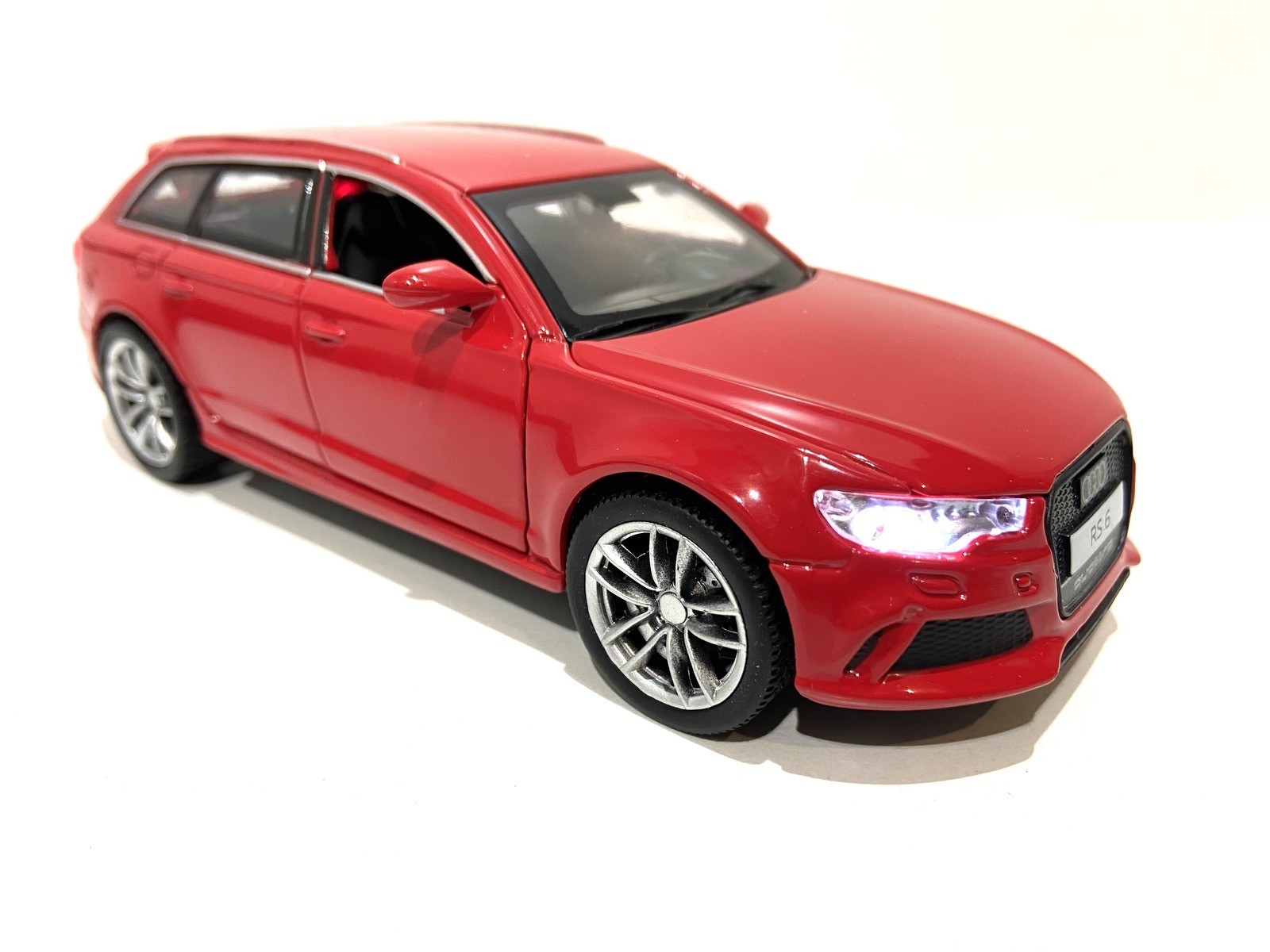 

Машинка TK Union Group Audi RS6 Auto Expert металлическая свет звук инерционная Красная (81432)