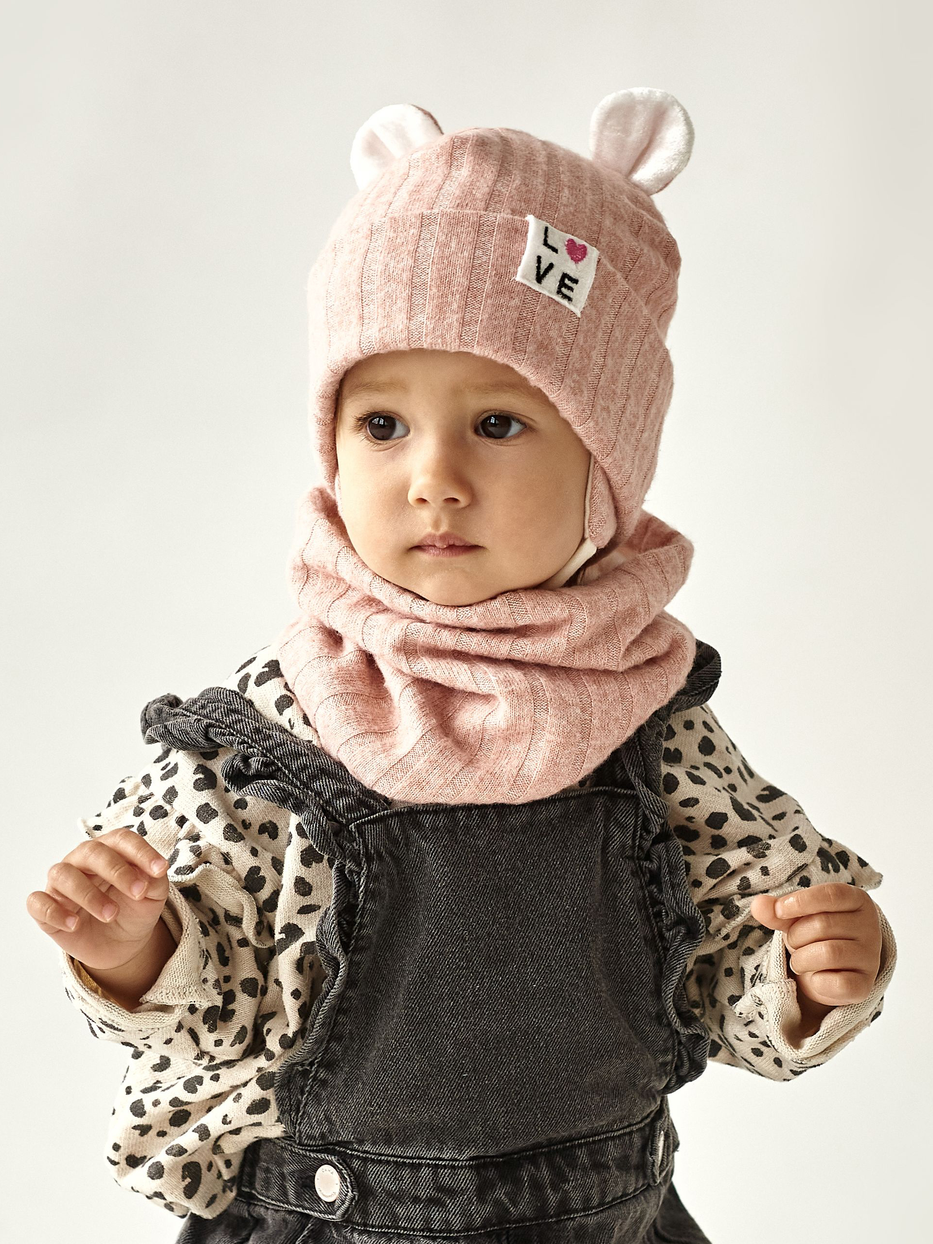 

Шапка и хомут Dembohouse Хелен 21.04.027 48 см Пудровый