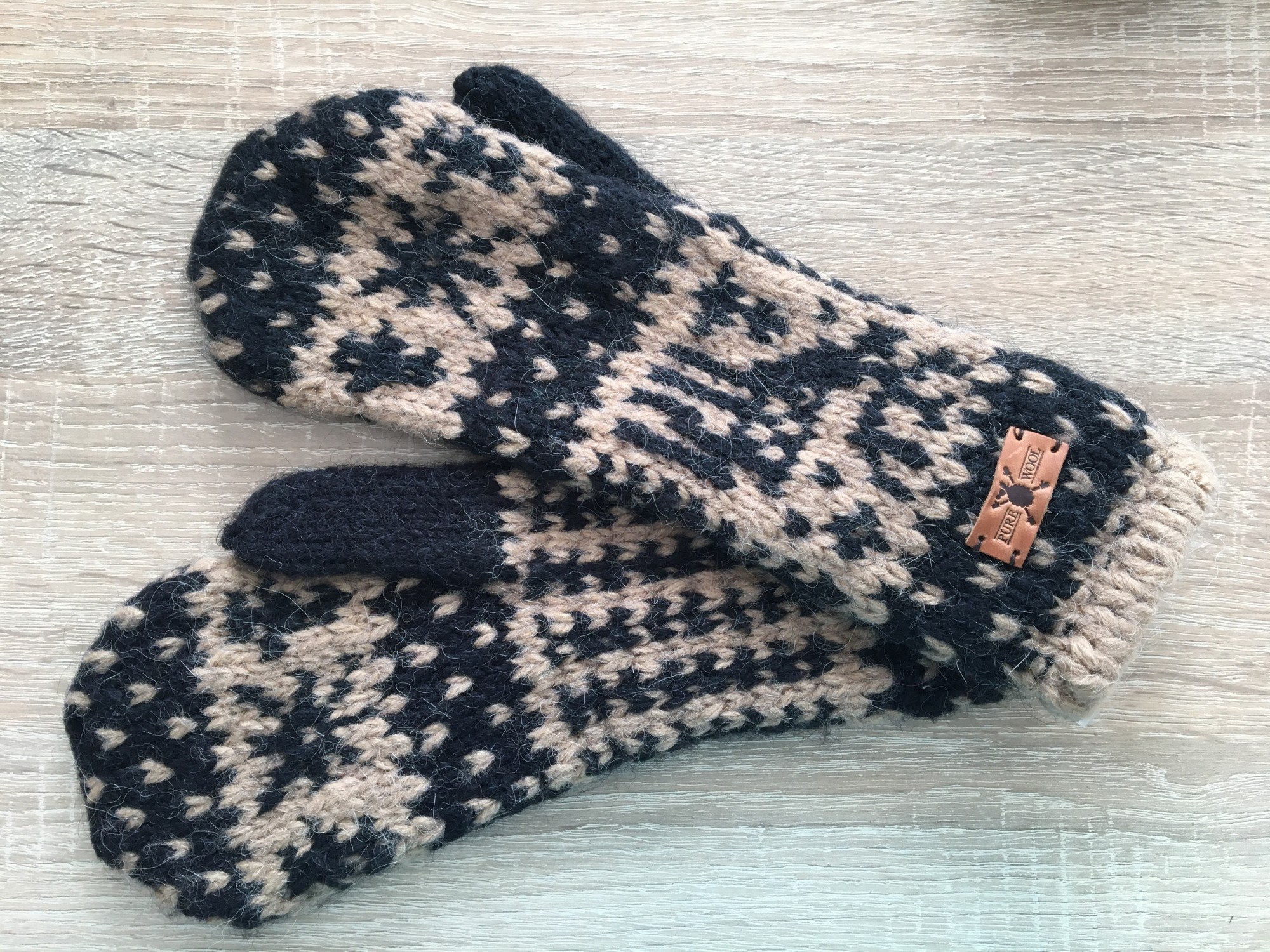 

Варежки PureWool Deer бежево-черный SC3024VD