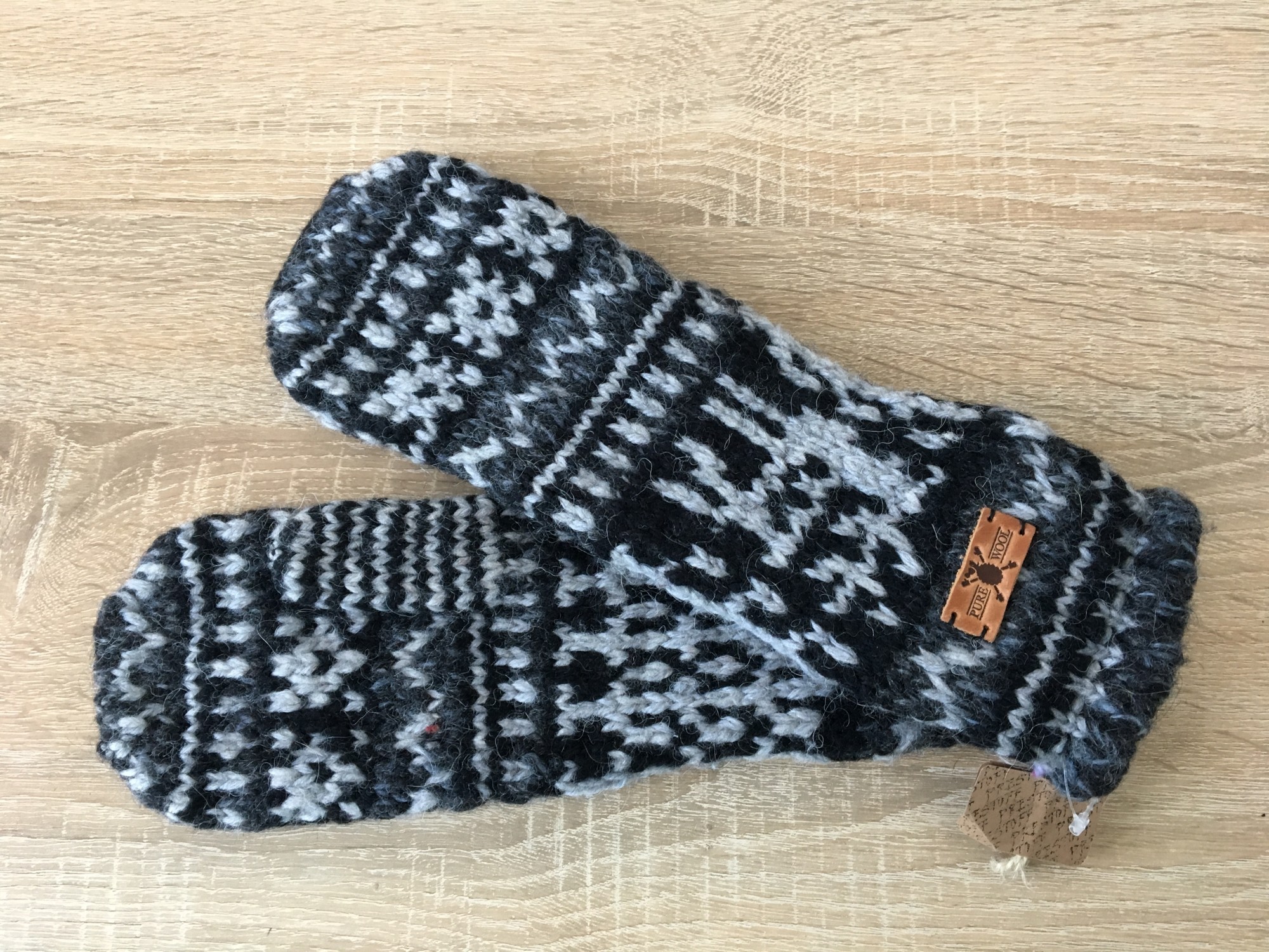 

Варежки PureWool Deer серо-черный SC3019VD
