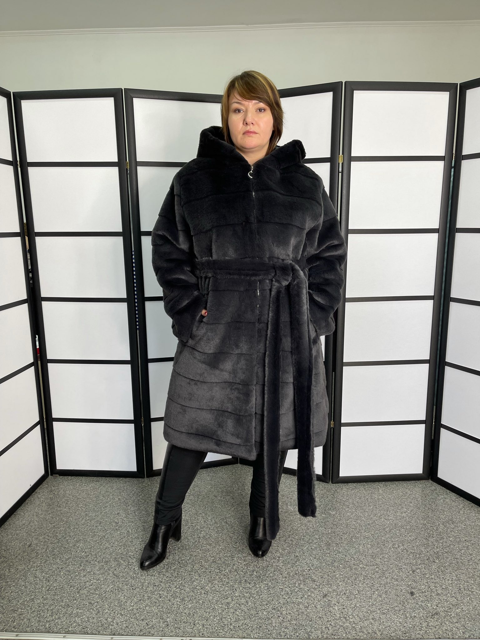 

Fashions • Шуба под шиншиллу Caroline Fashions 62 графит (№021/ш-бр-З)