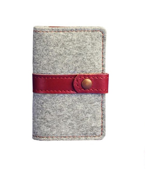 

Кард-кейс фетровый BlankNote 6.0 с кожаными бордовыми вставками BN-KK-6-1-felt-vin