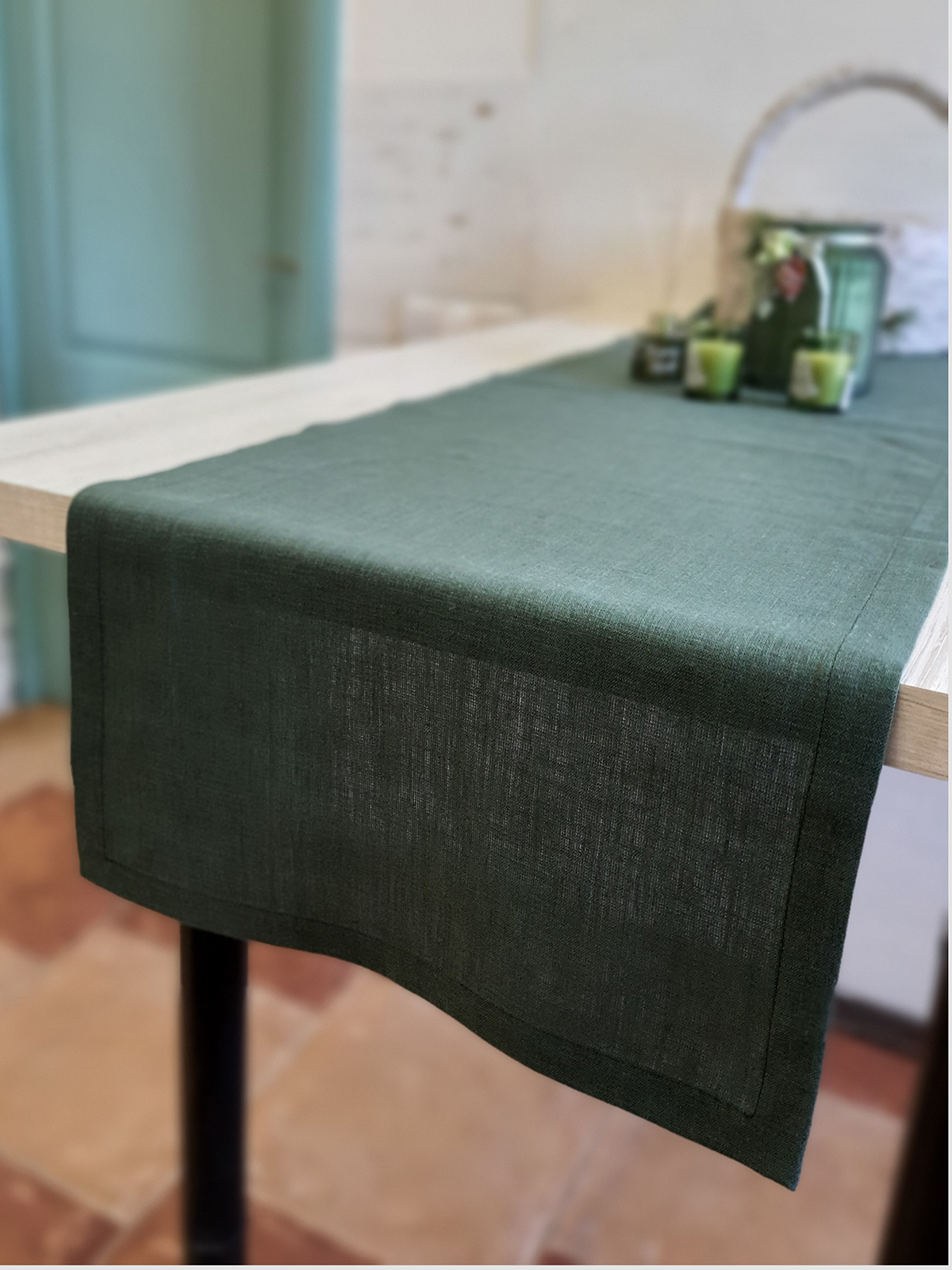 

Льняная скатерть-дорожка Раннер зеленый 40 x 250 см - linen island