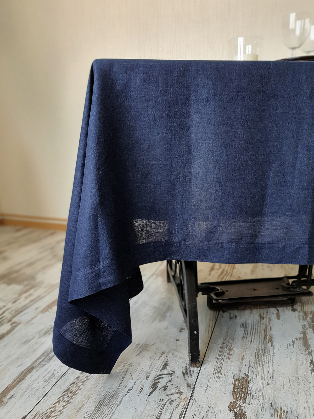 

Льняная скатерть темно-синяя 150 x 200 см - linen island