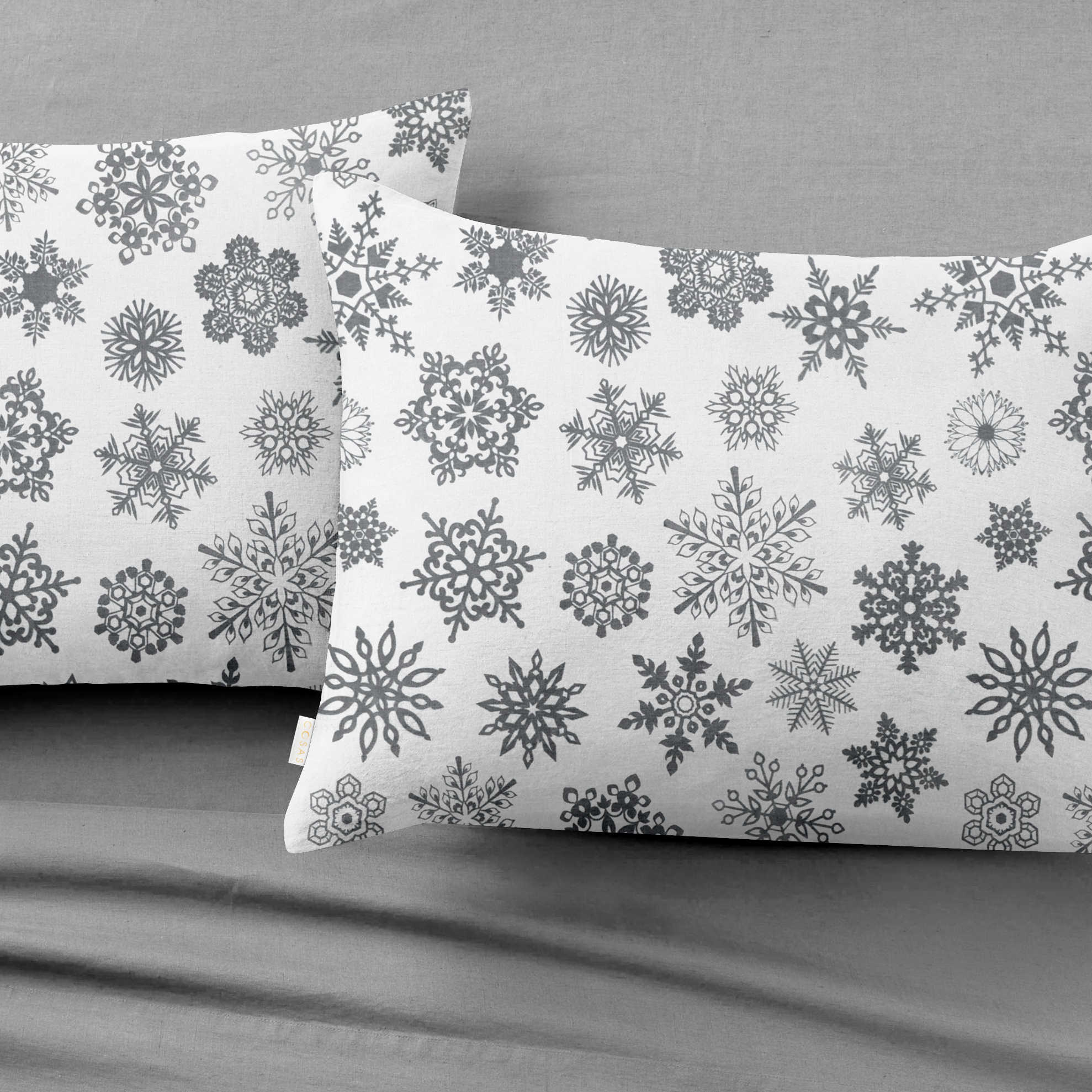 

Простынь на резинке Cosas Snowflakes Grey Grey 60x120x12 + наволочки 40х60 2 шт