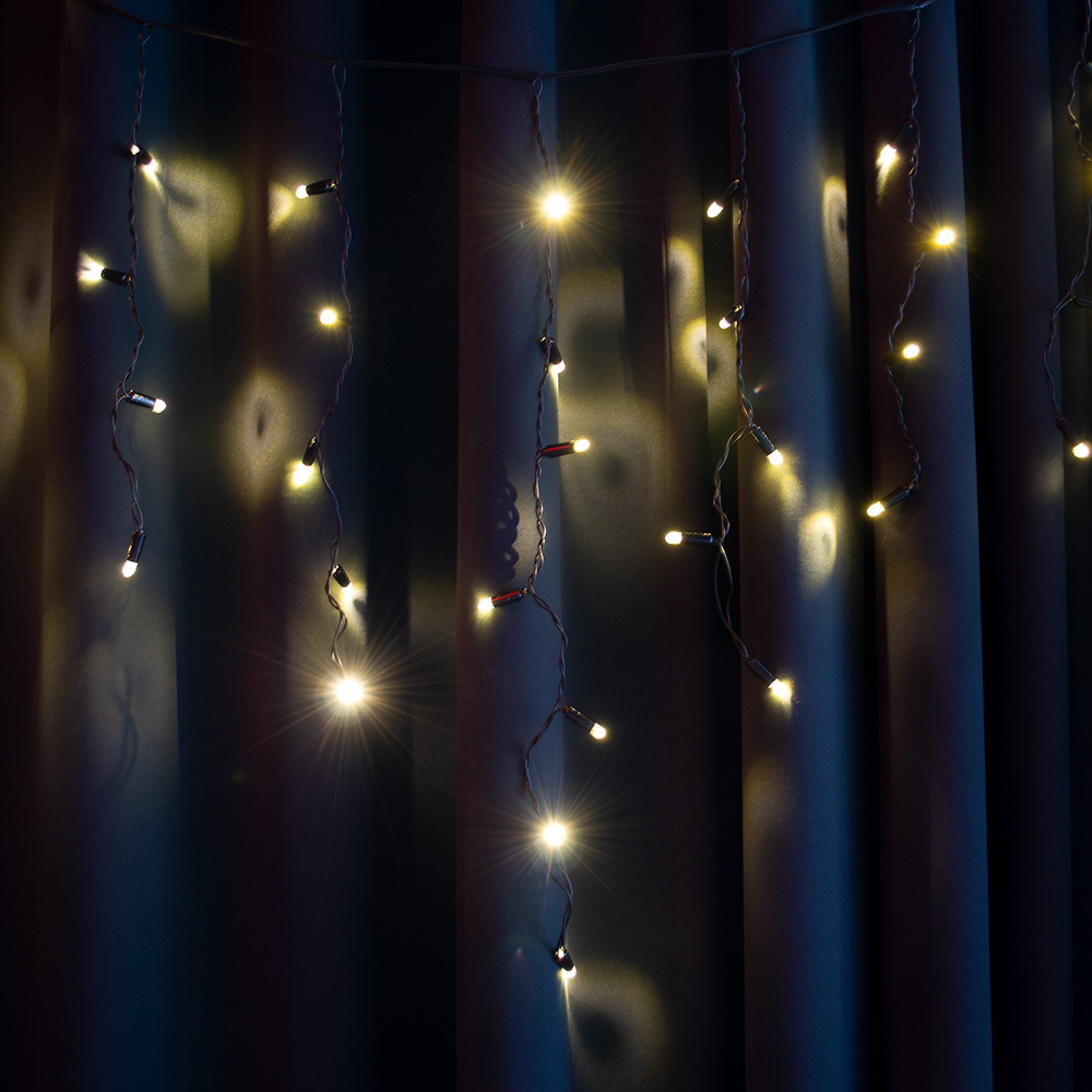 

Гирлянда уличная STARLIGHT бахрома 75LED теплый белый 2х0.7м IP44 черный провод (57271)