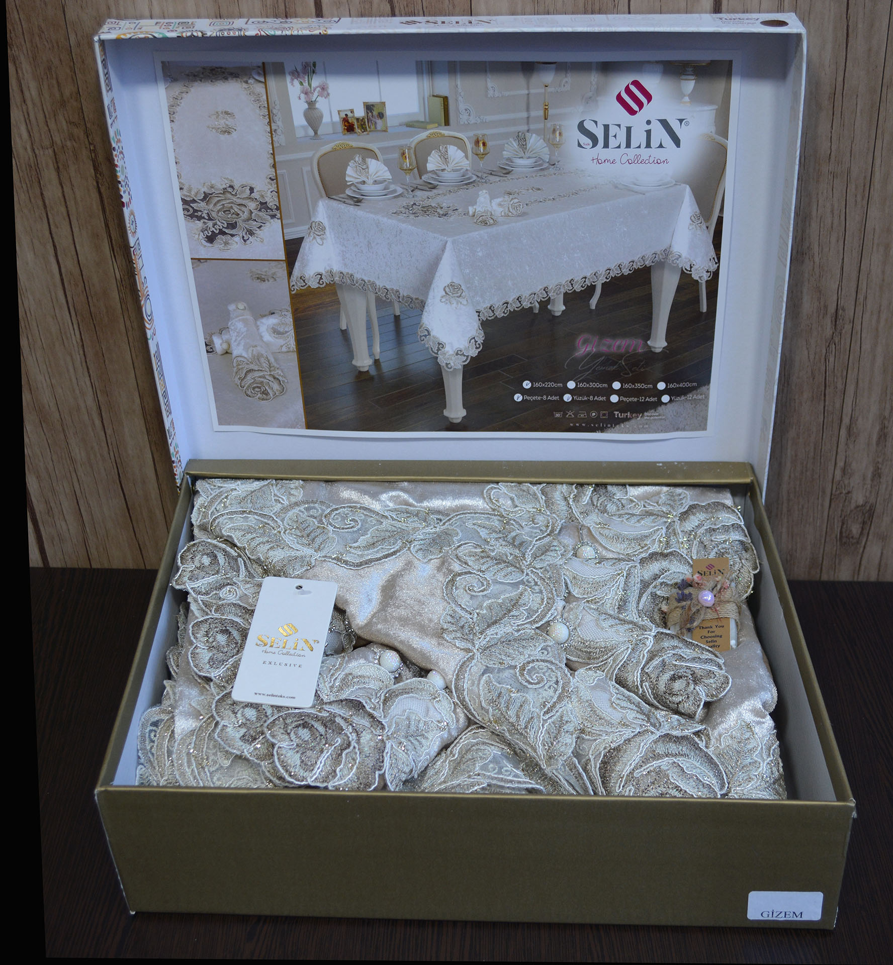 

Велюрова скатертина Selin Gizem Set 160x220+8 серветок - Бежевий (33089-1)