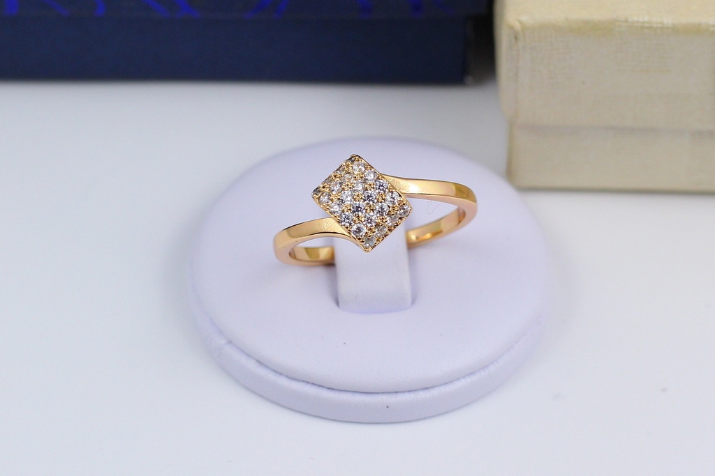 

Кольцо Xuping Jewelry ромбик с камнями р16 золотистое