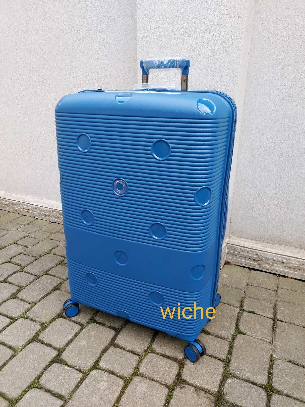 

Чемодан AIRTEX 246 L 24" поліпропілен синій