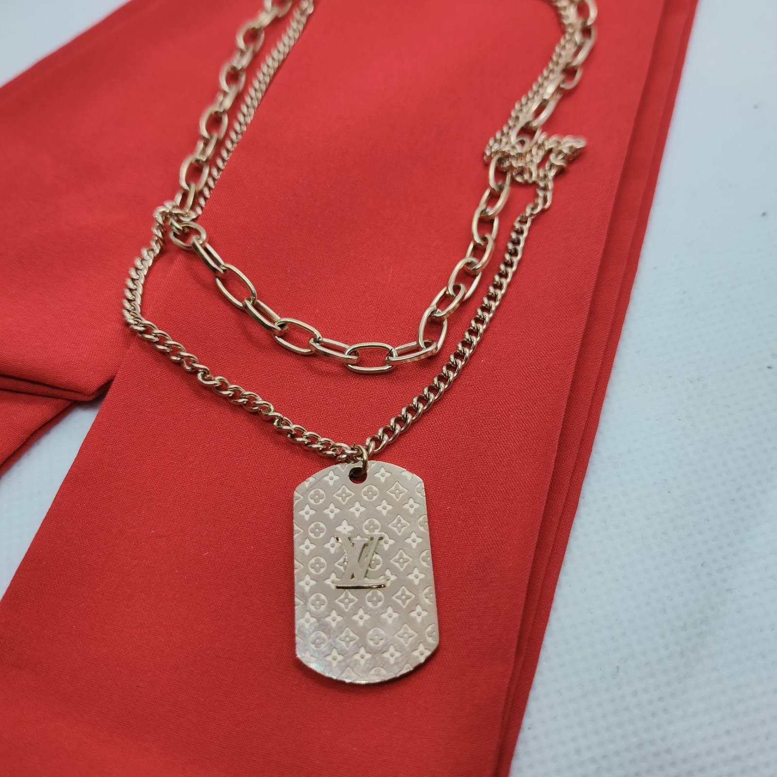 

Цепочка Stainless Steel cталь 43 + 5 см 1500010