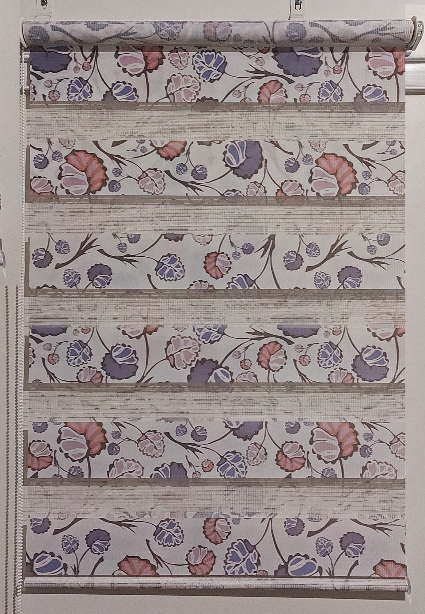 

Рулонная штора Miranda День-ночь Листья BDM-0701 30*130 см Бело-розово-синий