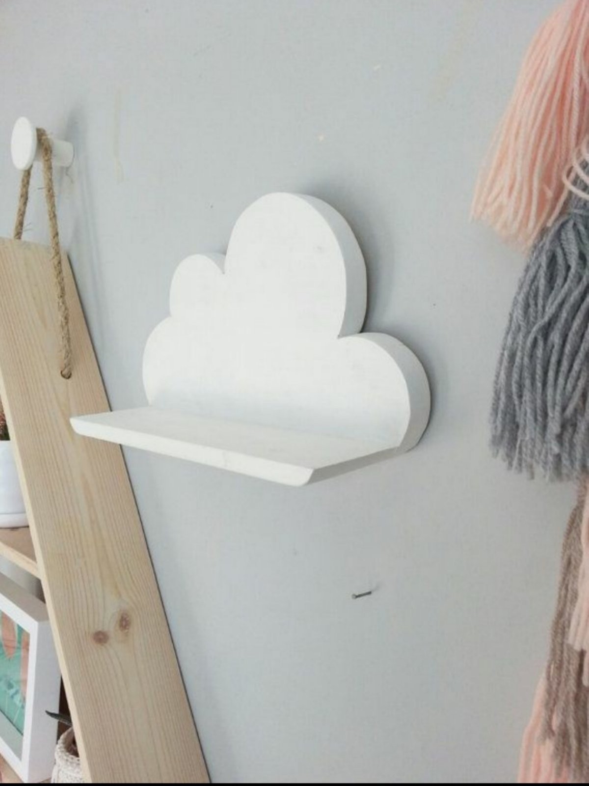 

Детская деревянная навесная полка в виде тучки "Cloud 1"