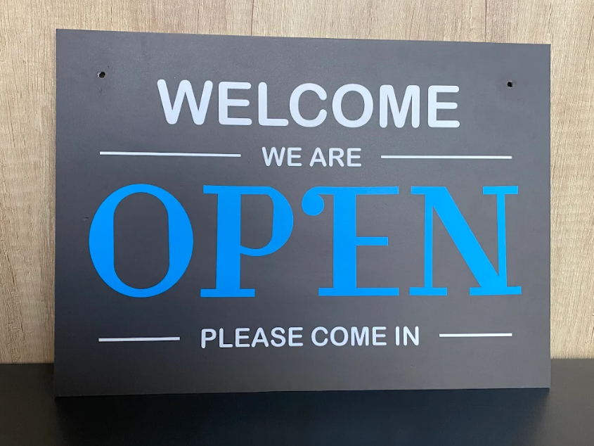 

Табличка двухсторонняя С одной стороны OPEN а с другой CLOSED Manific Decor