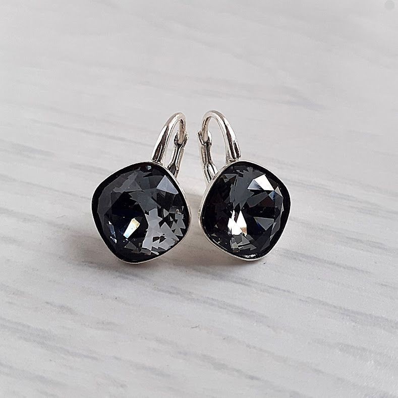 

Серьги Hand Made с кристаллами Swarovski серебристо-чёрного оттенка