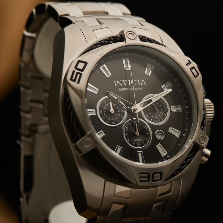 

Мужские часы хрпонограф Invicta Bolt 32372