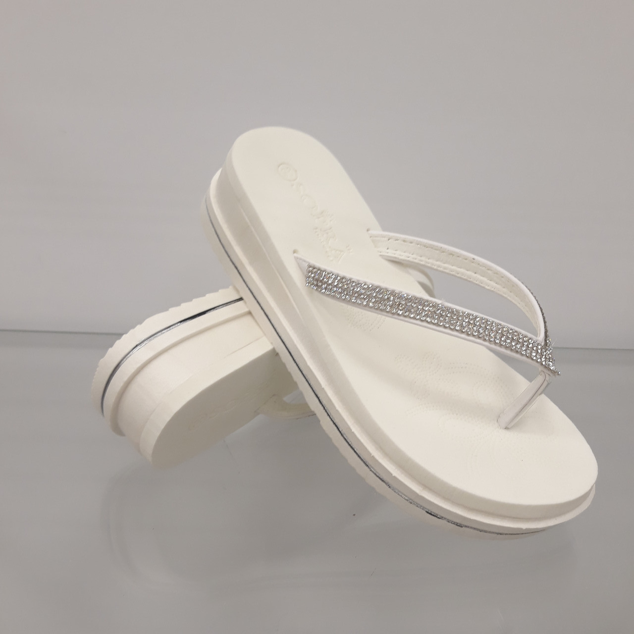 

Шлепанцы пляжные на платформе Sopra SL-2 37 белые