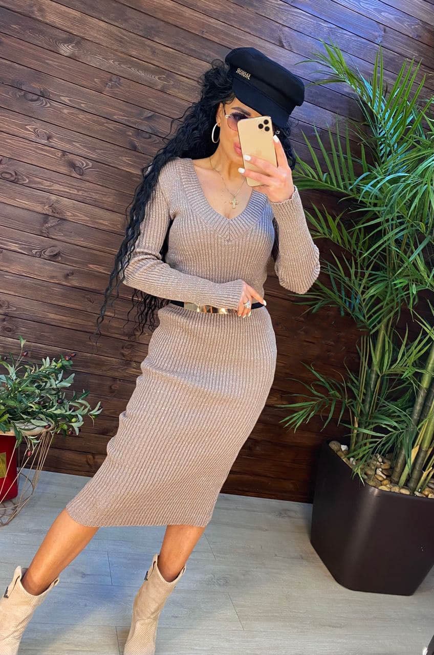 

Fashions • Платье теплое с вырезом Искра Fashions - капучино, Fashions • Платье теплое с вырезом Искра Fashions 42-48 капучино